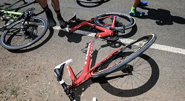 broken trek carbon frame