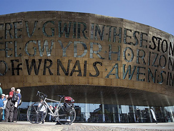 cycling lon las cymru