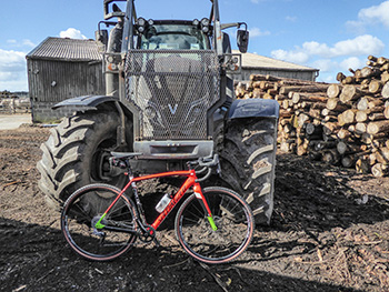 hutchinson 700x40c tundra gravel tyres