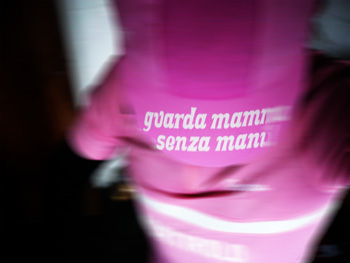 guarda mamma senza mani