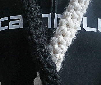 yaya round ya neck scarf