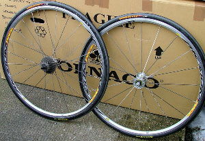 mavic aksium wheels