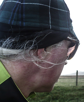 red dots scottish winter cap